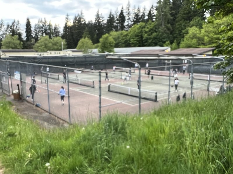 Tennis and Pickleball Courts at Lake Forest Park Elementary School thumbnail