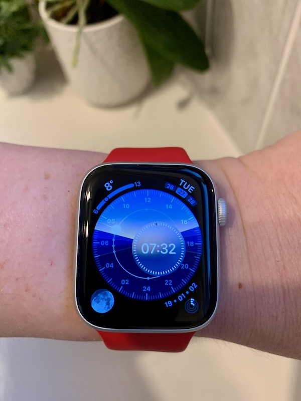 Solar face best sale apple watch