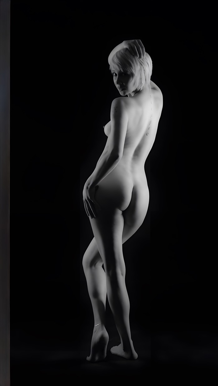 back-artistic-nude-photo-by-photographer-allan-taylor-FullSizeu4