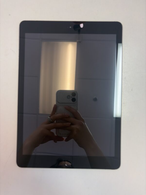 ipad 6th gen ipad 6th gen cracked glass screen replacement (black) after repair