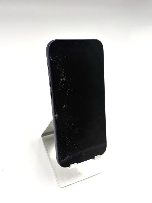 iphone 17 pro max iphone 17 pro max cracked glass screen replacement (premium) before repair