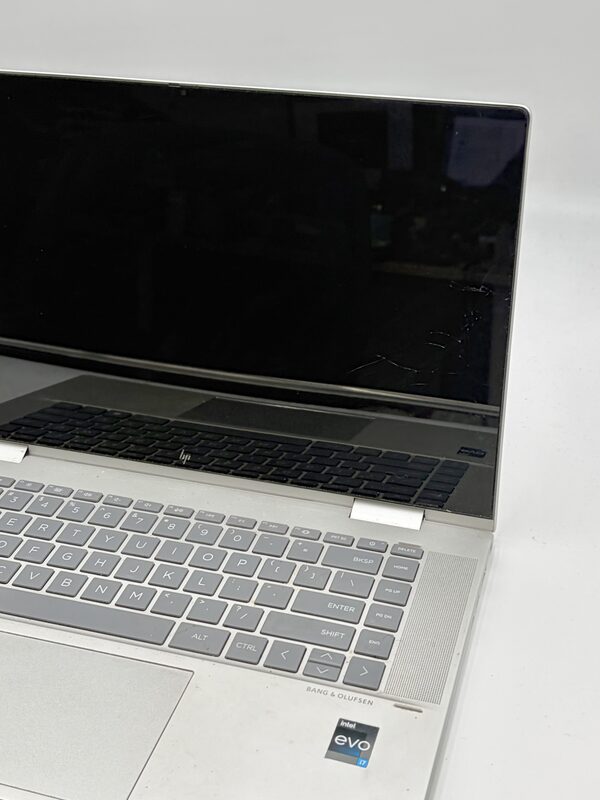 windows laptop windows laptop cracked lcd screen replacement before repair