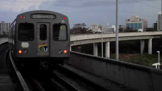 Puerto Rico, Sky Train – Trens Urbano leaving the Terminal Station ...