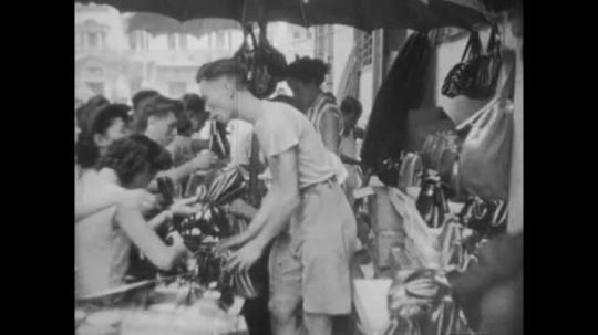 Shanghai, Black Market, Street Vendors and Buyers, China, 1940s