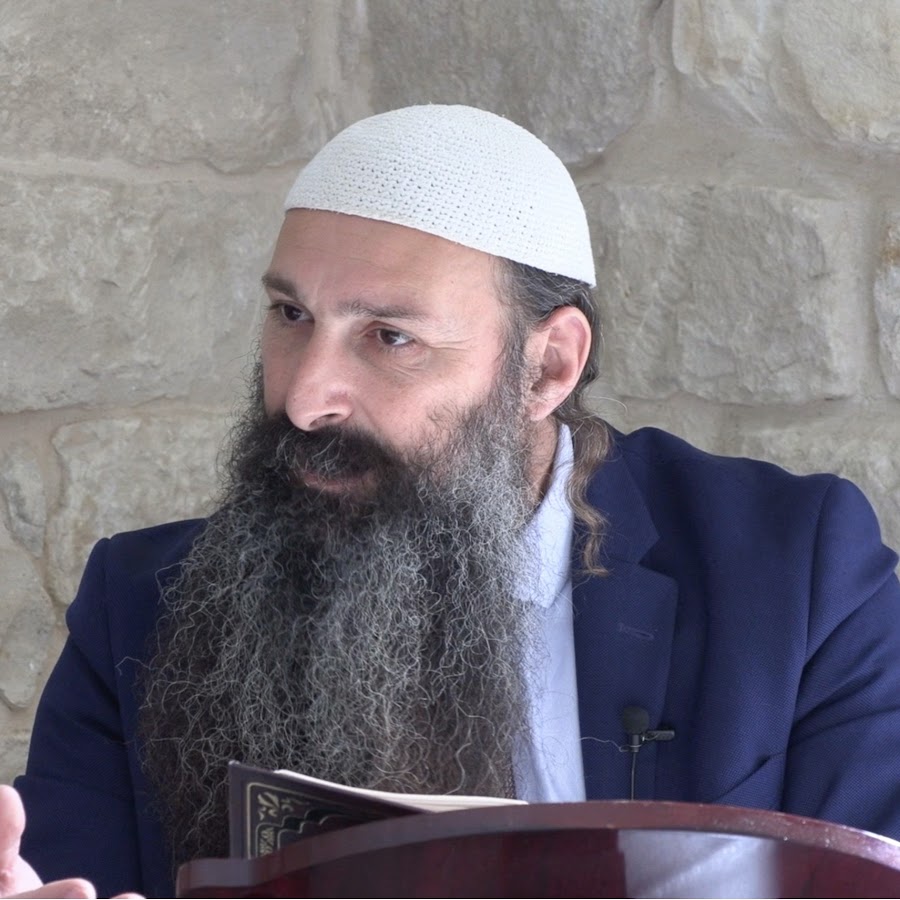 Rabbi Alon Anava avatar