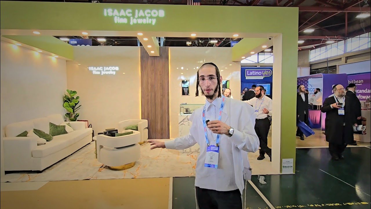 Meet Yanky Lenerowitz @Dragon Exhibits. see what goes into creating eye-catching trade show displays
