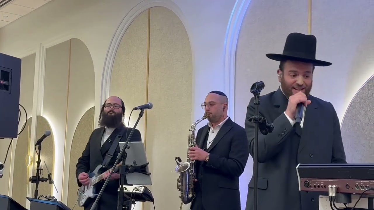 Nuchem Weinberger 🎹 Chaim Brown 🎤