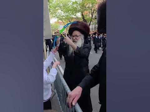 Lag BaOmer traditions with the Loshantze Rebbi... 🏹🔥