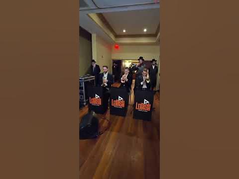 Chuppah: Leibish Posen 🎹 Meilech Braunstein 🎤