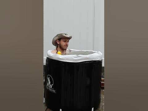 Taking a ice Bath #day16 #coldplunge