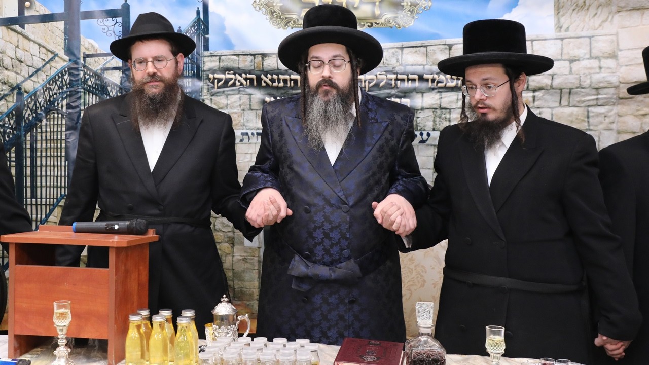 ל''ג בעומר בחצר הקודש דינוב |  Lag BaOmer with the Rebbe of Dinov 2026