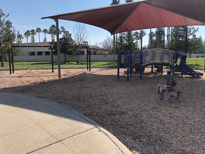 Sycamore Park - Image 2