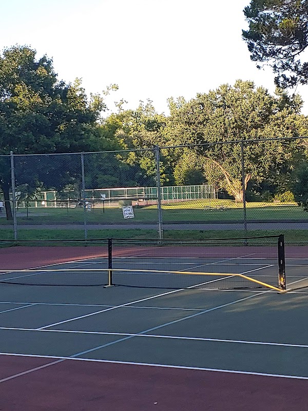 Cherry Lawn Park - Image 3