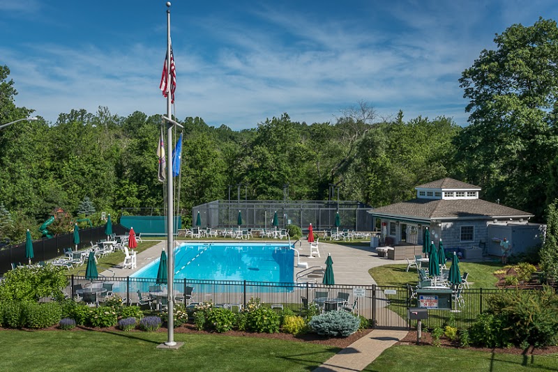 Easton Racquet Club - Image 2