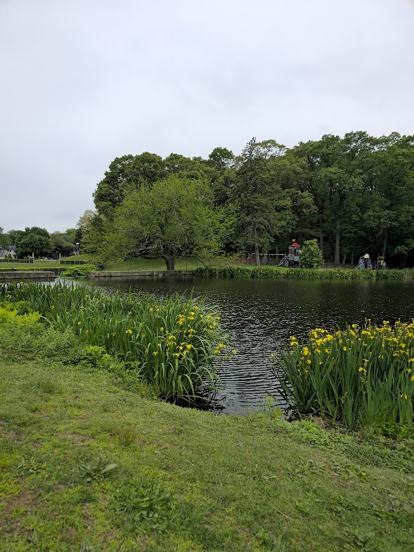 Gould Manor Park - Image 2