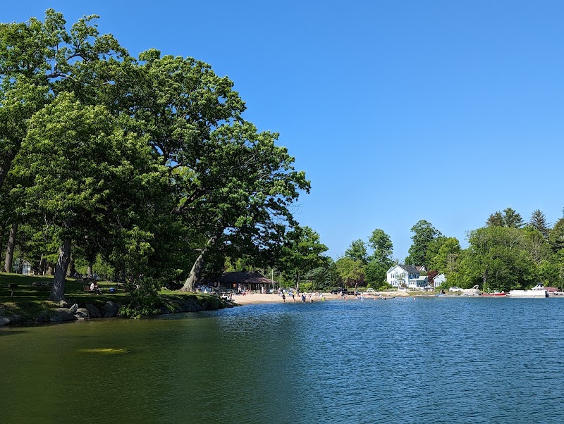 Salisbury Town Grove - Image 2