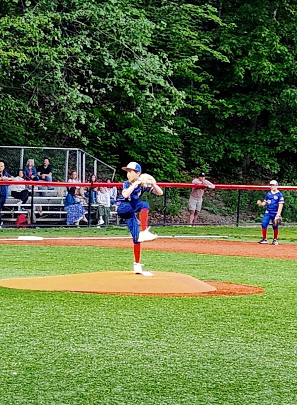 Mead Park Tennis Courts - Image 2