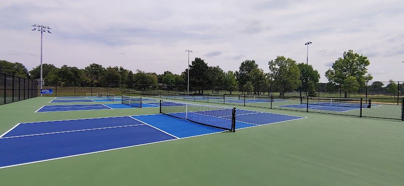 Pickleball courts thumbnail