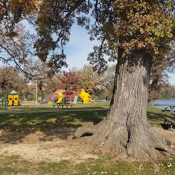 Lakefront Park - Image 2