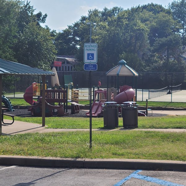 Listowel Park - Image 2