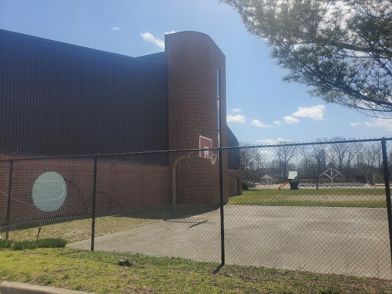 Five Seasons Family Sports Club - NKY - Image 3