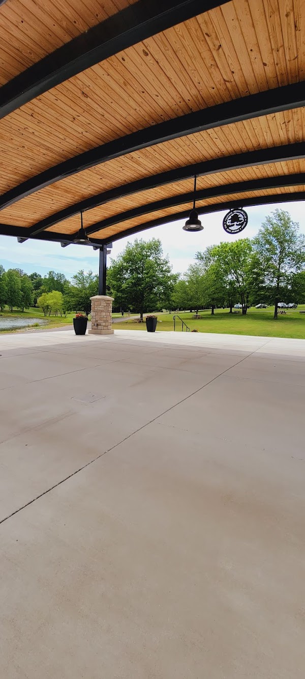 Freeman Lake Tennis Courts - Image 3