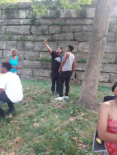 Tyler Park Tennis Courts - Image 3