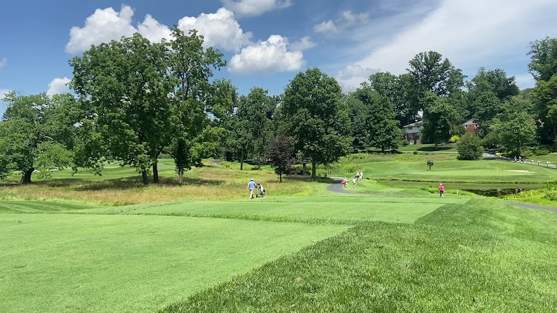 Manor Country Club - Image 2