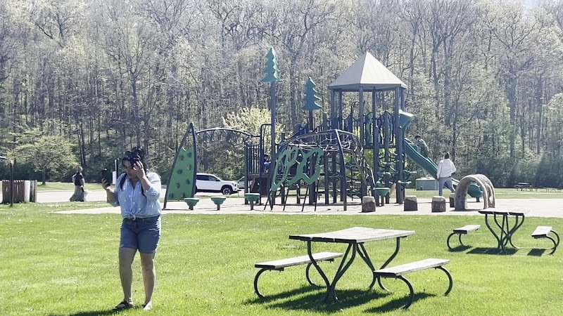 Karl Richter Community Center - Image 2