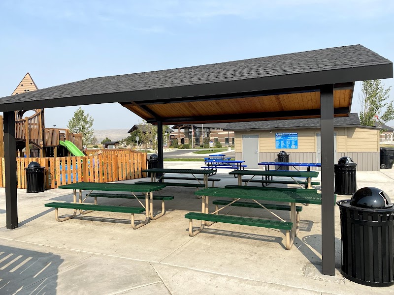 Deer Lodge community playground - Image 3