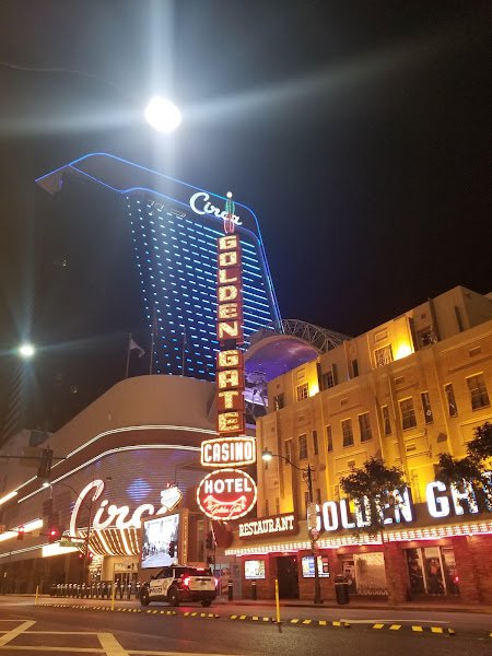 The Pool at the Plaza & Pickleball - Image 2