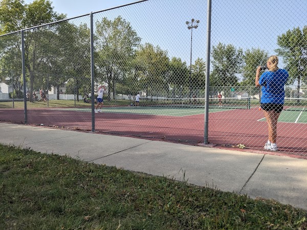 Discovery Tennis Courts - Image 2
