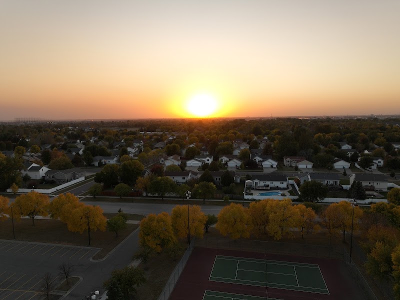 Discovery Tennis Courts - Image 3