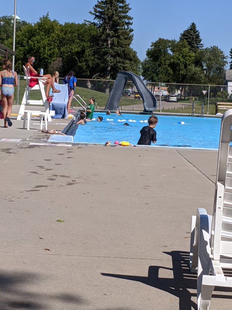 Leistikow Park Outdoor Swimming Pool - Image 2