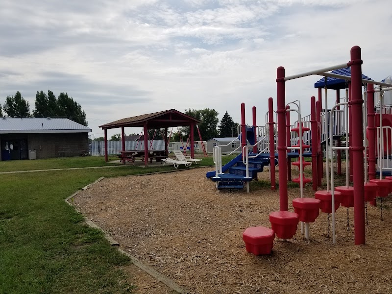 Pool Side Park - Image 2