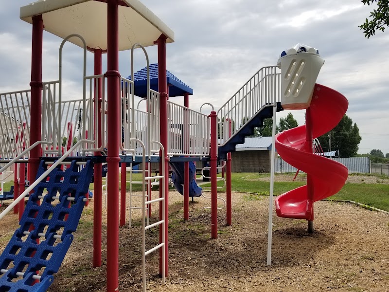 Pool Side Park - Image 3