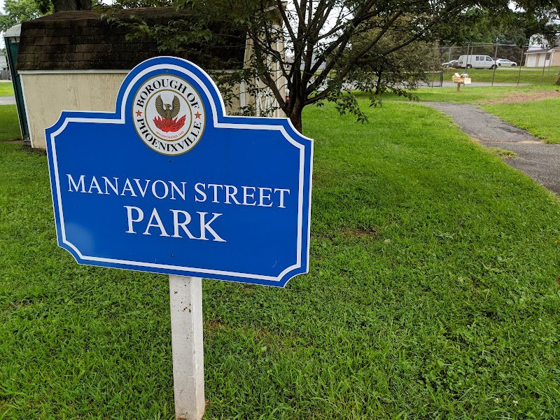 Manavon Street Park - Image 2