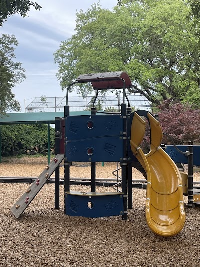 Public Tennis Court at Hazel Parker Playground - Image 3