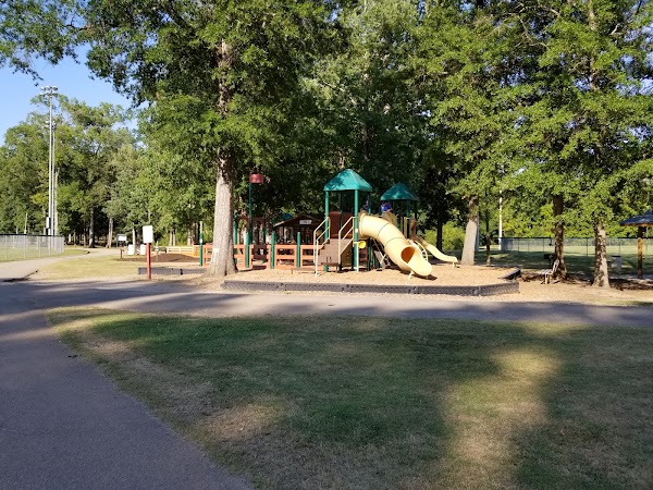 Seven Oaks Park - Image 2