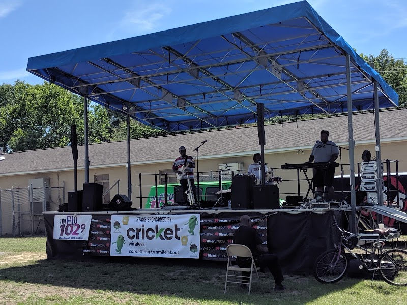 Levy Park Community Center - Image 2