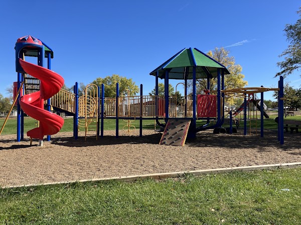 Presho Outdoor Basketball Court - Image 3