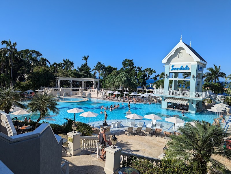 Pickleball Travel - Image 2