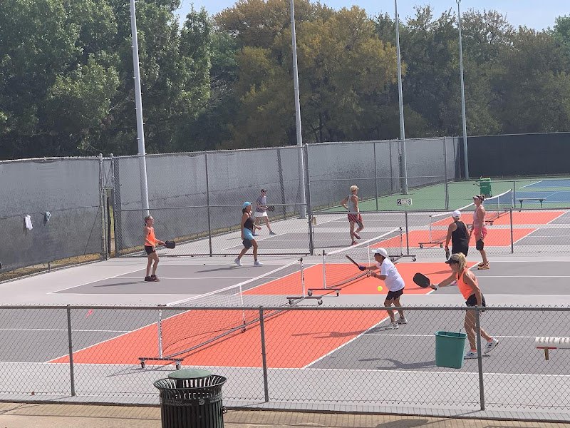 LB Houston Tennis & Pickleball - Image 2