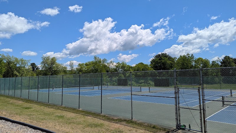 Bombardier Park Tennis & Pickleball Courts - Image 2