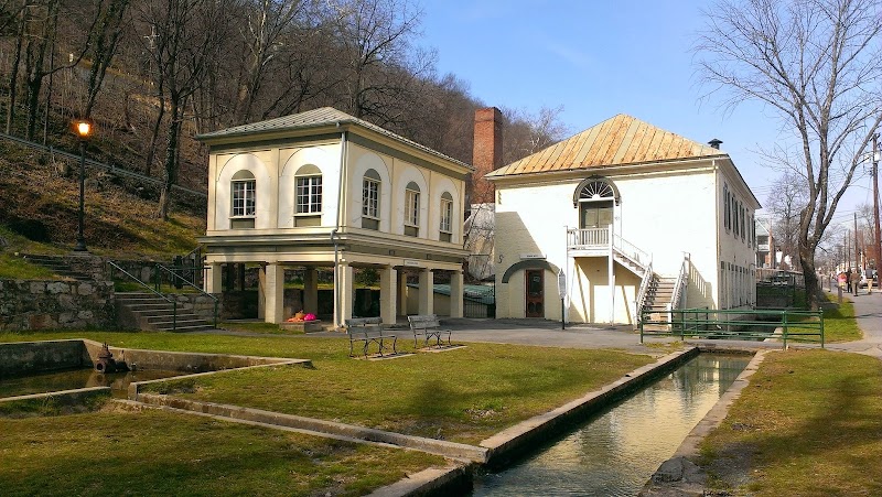 David Henry Memorial Park - Image 3