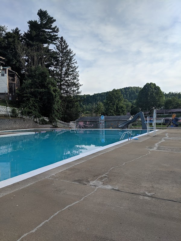 Mannington Pool Park - Image 2