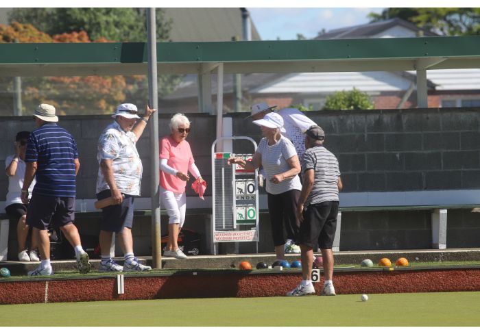 Rep bowlers hit the greens