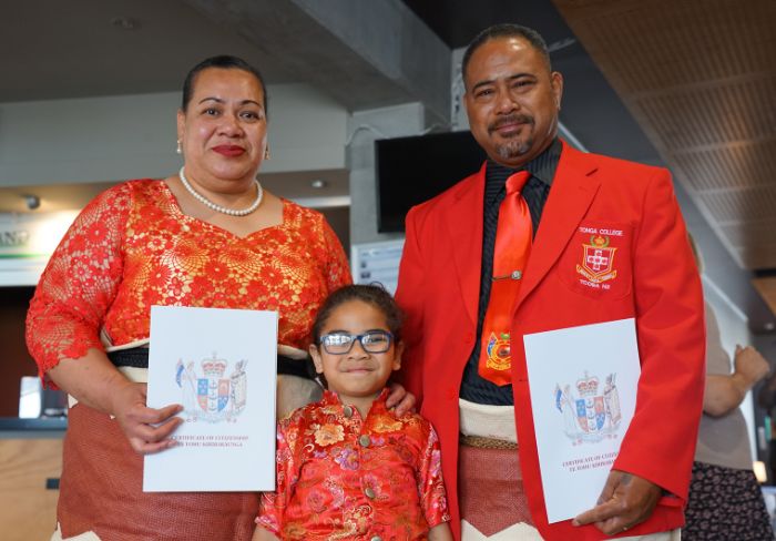 Filipino, islander population grows with citizenship ceremony