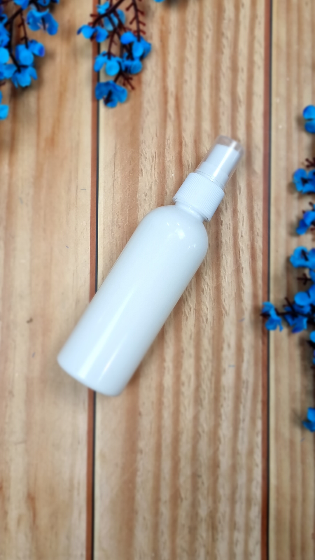 Image of Store your DIY micellar water in a bottle with a...