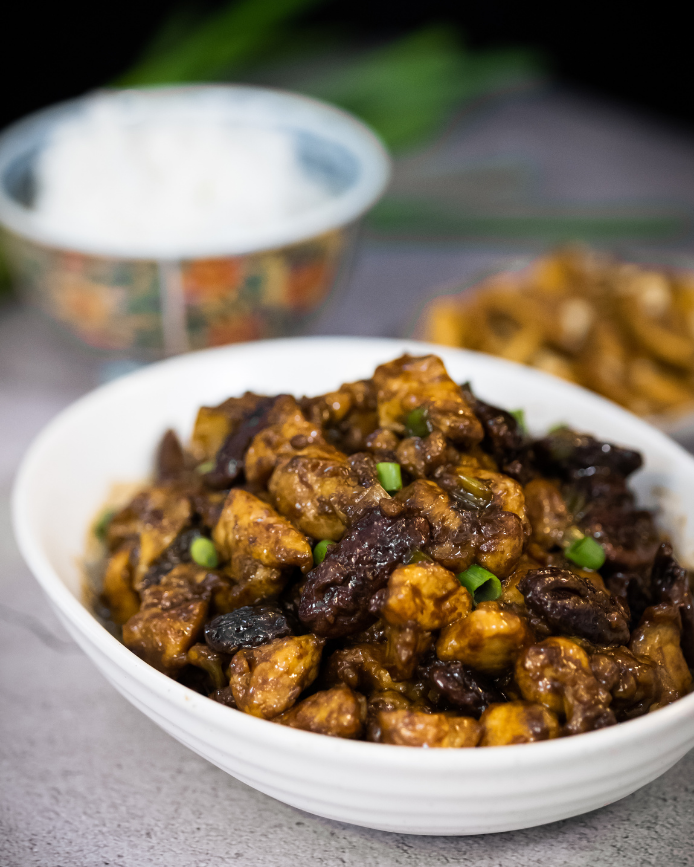Non-spicy Version of “Kung Pao“ Jiang Pao Chicken (酱爆鸡丁)